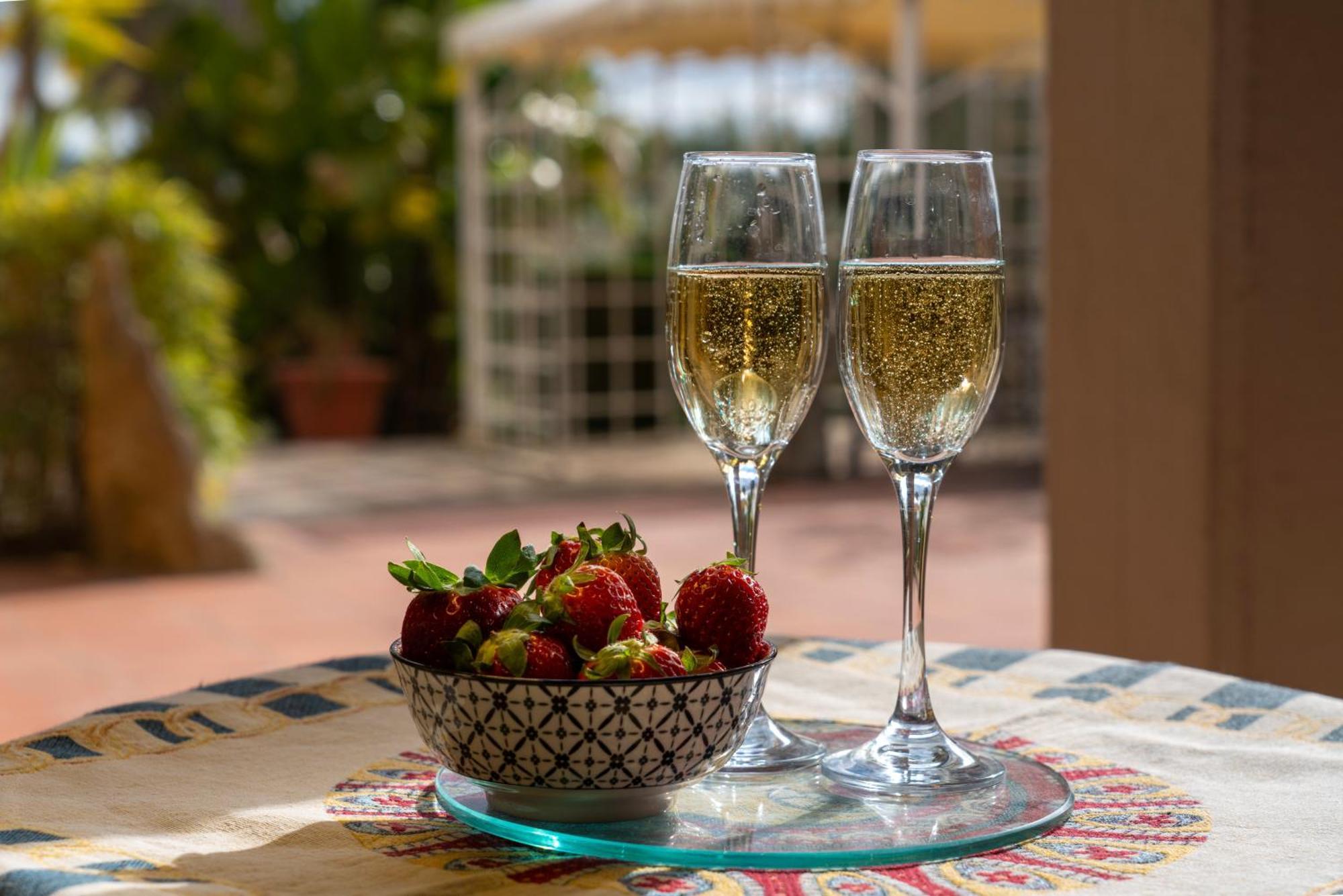Donna Caterina House, Holiday Villa Pietraperzia Экстерьер фото