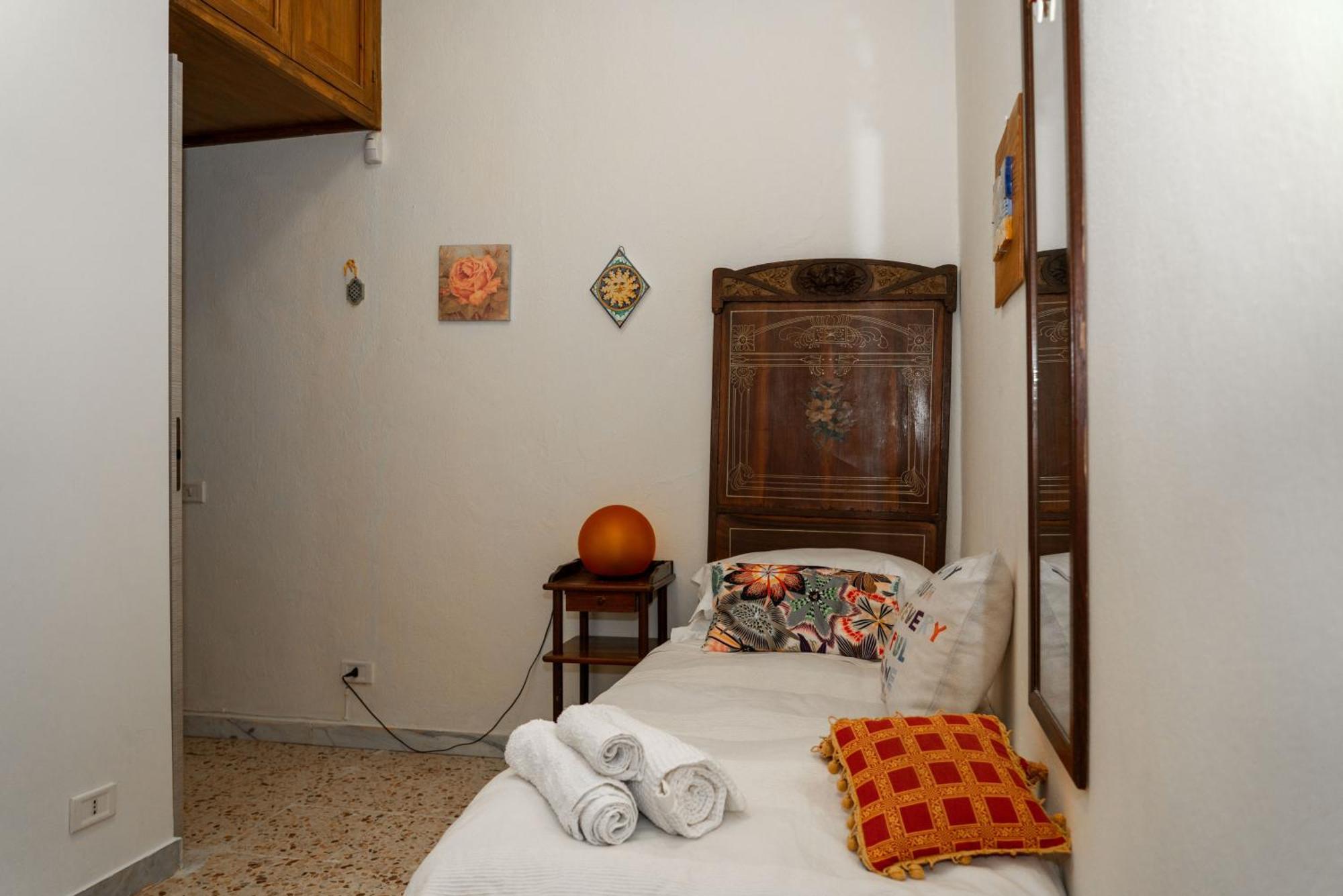Donna Caterina House, Holiday Villa Pietraperzia Экстерьер фото