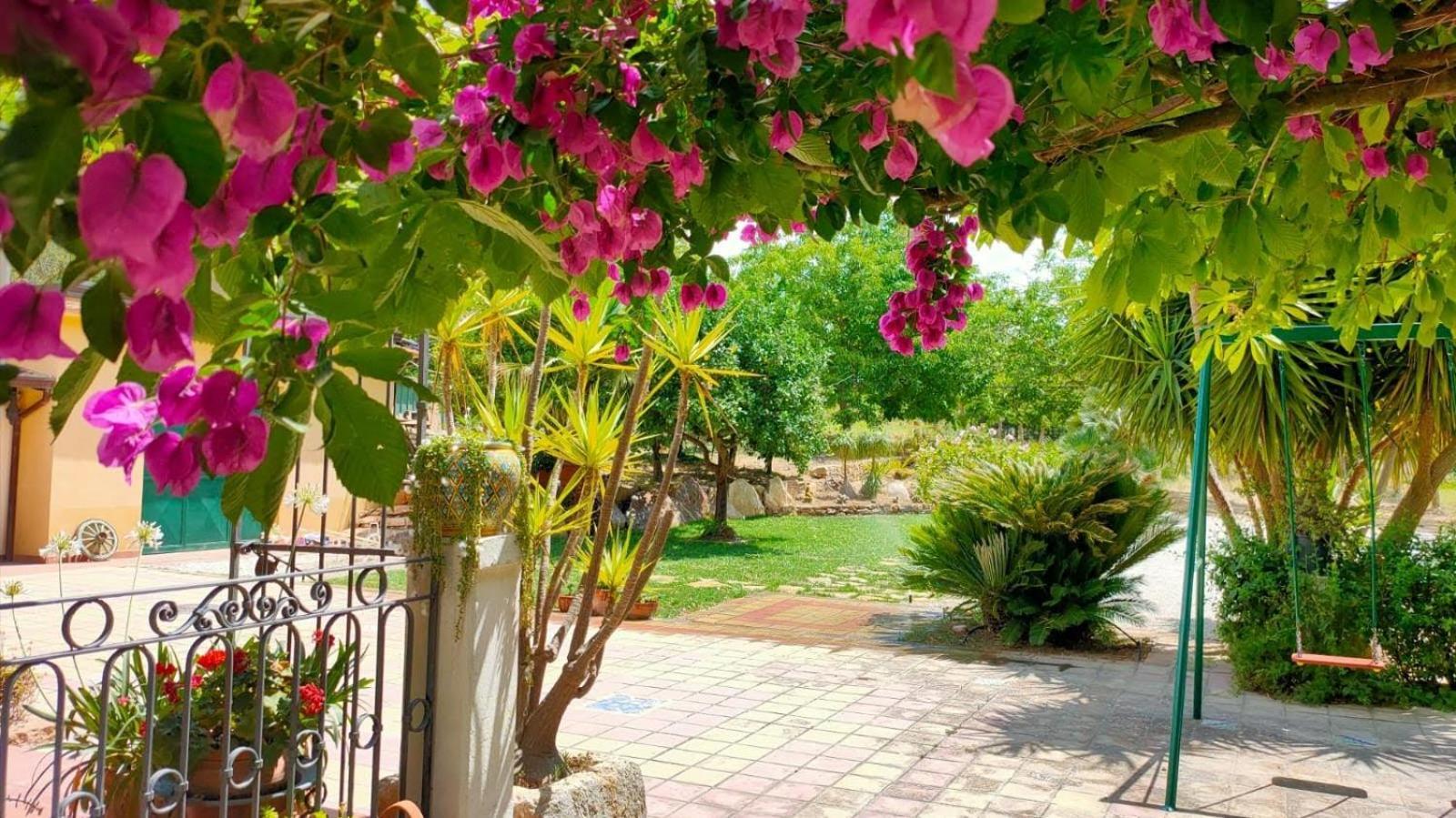 Donna Caterina House, Autentica Oasi Di Confort E Relax Nel Cuore Della Sicilia Pietraperzia Экстерьер фото